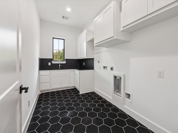 1201 Confederate Road, Houston TX 77055