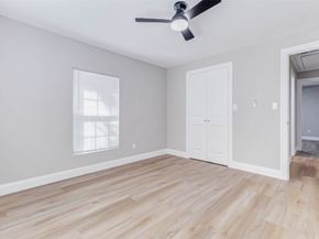 1054 Dewalt Street, Houston TX 77088