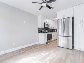 1054 Dewalt Street, Houston TX 77088