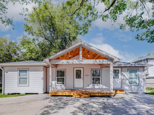 1054 Dewalt Street, Houston TX 77088