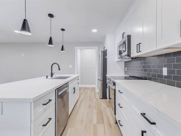 1054 Dewalt Street, Houston TX 77088