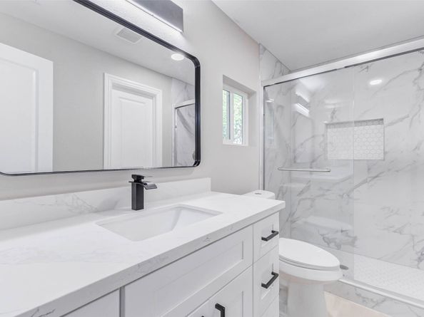 1054 Dewalt Street, Houston TX 77088