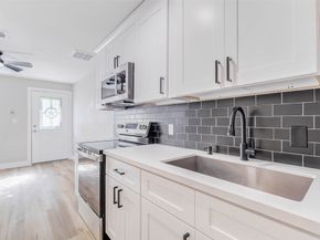 1054 Dewalt Street, Houston TX 77088