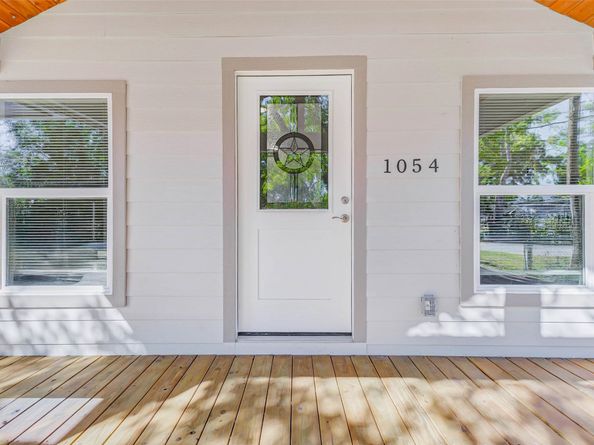 1054 Dewalt Street, Houston TX 77088