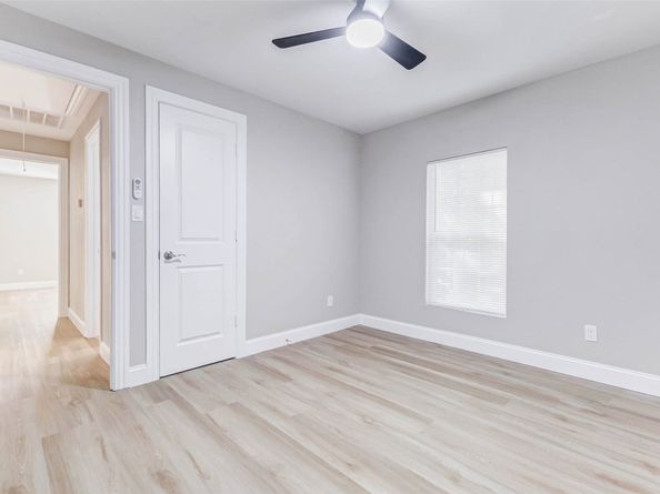 1054 Dewalt Street, Houston TX 77088