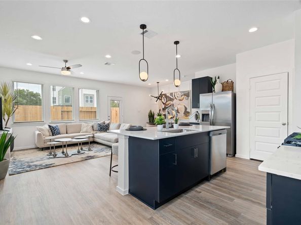 7816 Inwood Grove Lane, Houston TX 77088