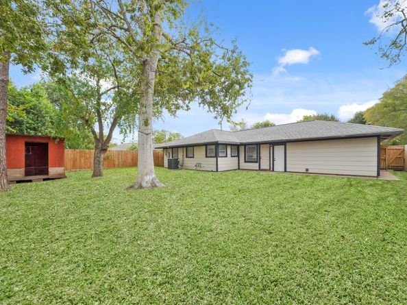 6219 SIMSDALE Street, Houston TX 77087