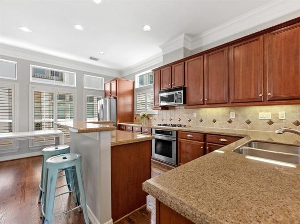 625 Hartman St Street, Houston TX 77007