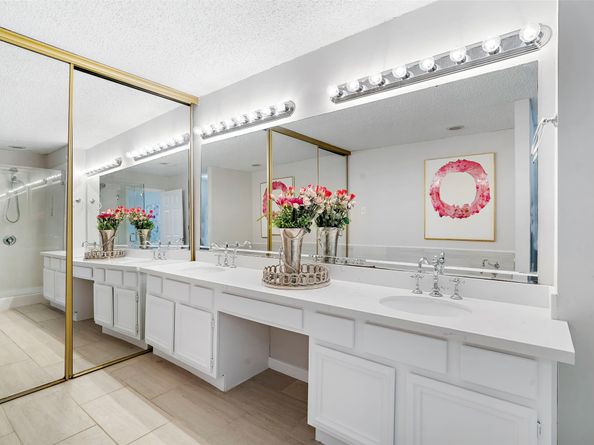 12800 Briar Forest Drive 48, Houston TX 77077