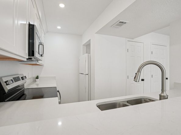 2800 Jeanetta Street 203, Houston TX 77063