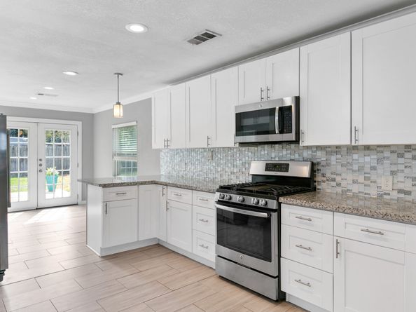 6915 Jalna Street, Houston TX 77055