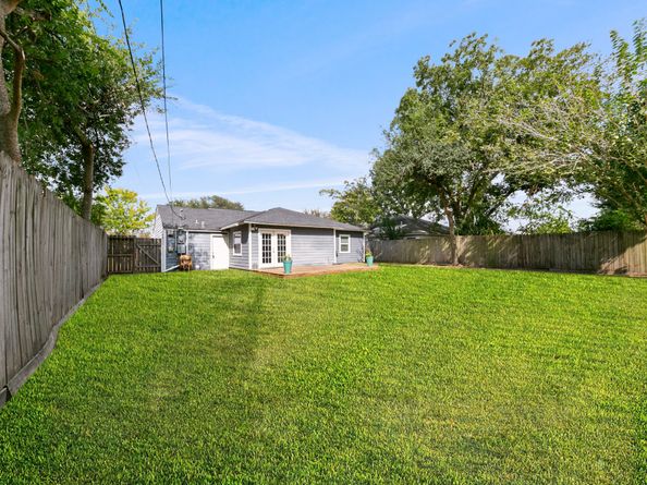 6915 Jalna Street, Houston TX 77055