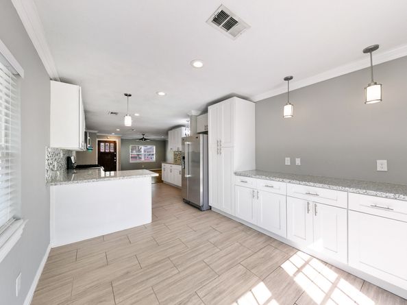 6915 Jalna Street, Houston TX 77055