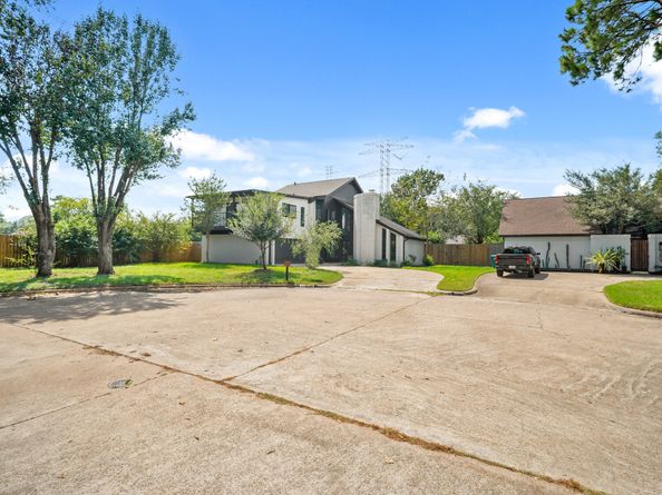 2603 Durban Drive, Houston TX 77043