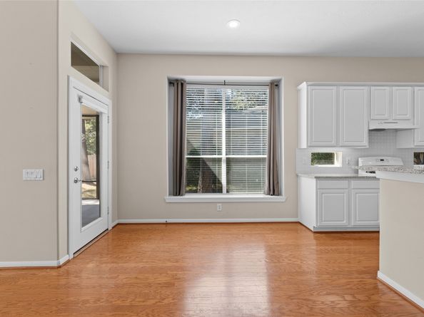 83 Robindale Circle, Conroe TX 77384