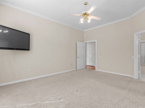 83 Robindale Circle, Conroe TX 77384