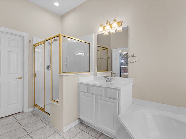 83 Robindale Circle, Conroe TX 77384