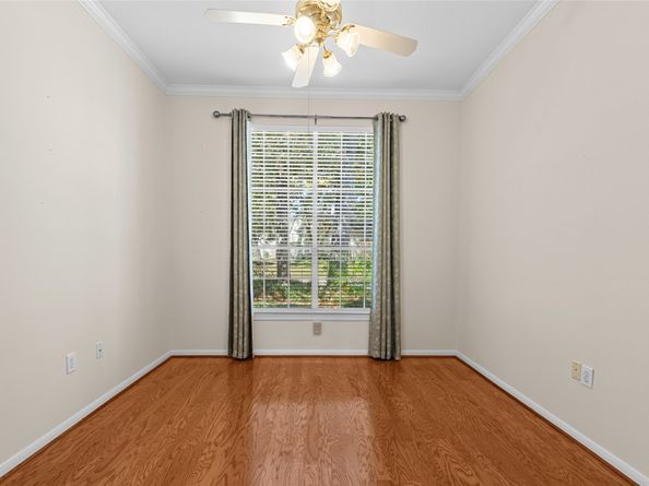 83 Robindale Circle, Conroe TX 77384