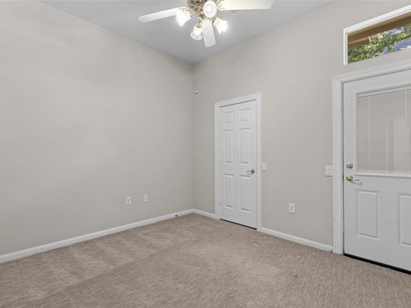 83 Robindale Circle, Conroe TX 77384