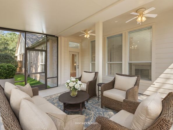 83 Robindale Circle, Conroe TX 77384