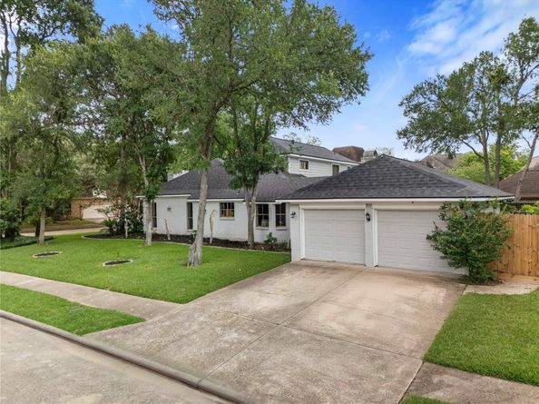 1815 Cobblestone Court, Richmond TX 77406