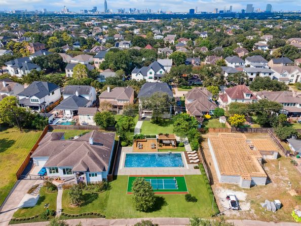 3735a Tartan Lane, Houston TX 77025