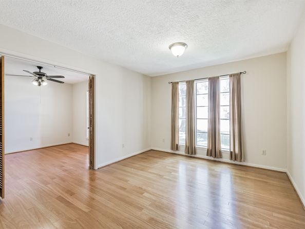 15339 Glenwood Park Drive, Houston TX 77095
