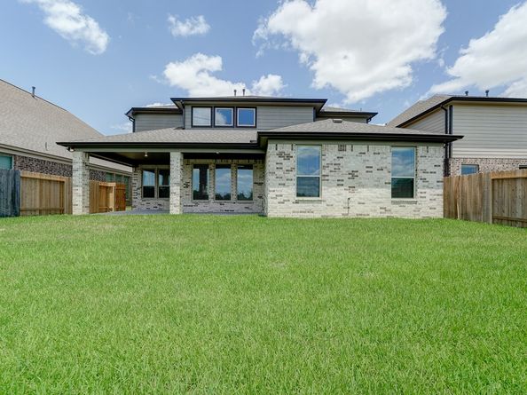 3215 Bushy Hawthorne Drive, Conroe TX 77301
