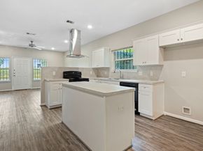4510 Mayflower Street A/B, Houston TX 77051