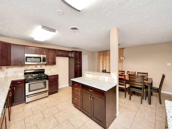 5758 Heron Drive, Houston TX 77033