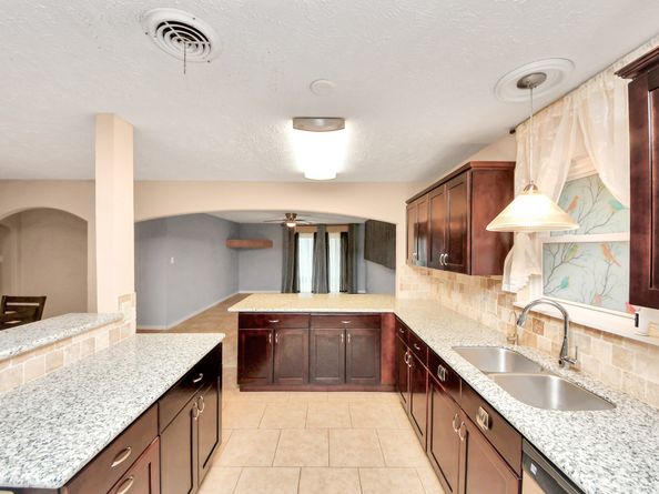5758 Heron Drive, Houston TX 77033