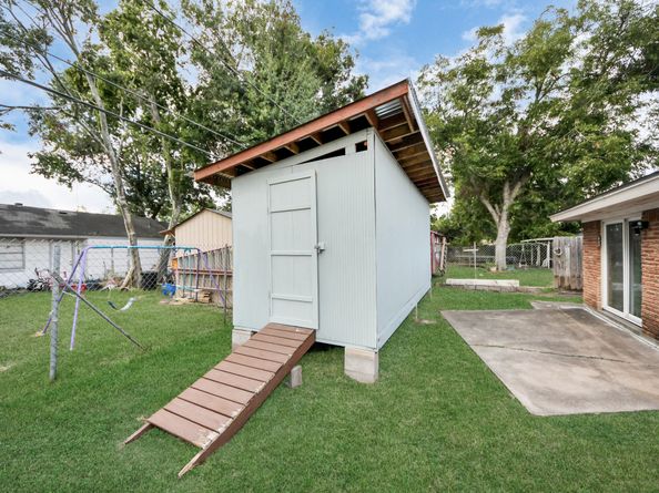 5758 Heron Drive, Houston TX 77033