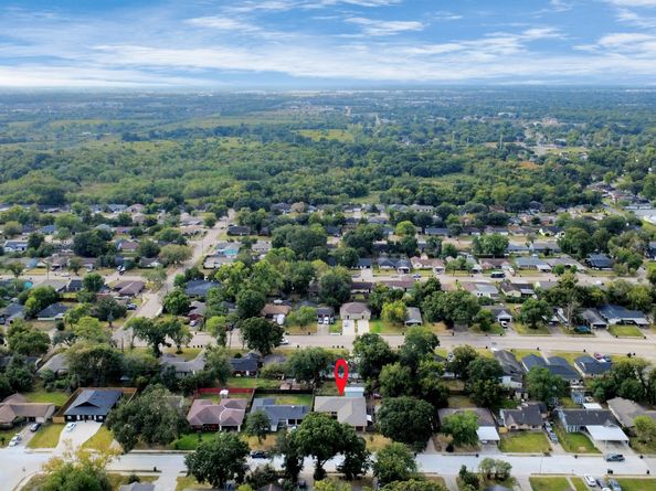 5758 Heron Drive, Houston TX 77033