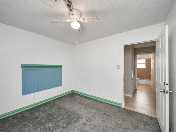 5758 Heron Drive, Houston TX 77033