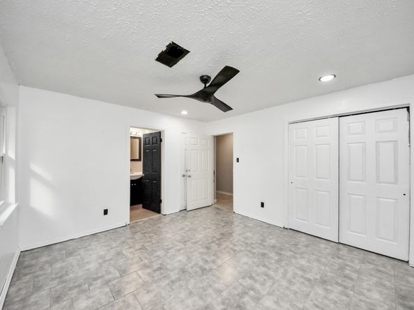 5758 Heron Drive, Houston TX 77033