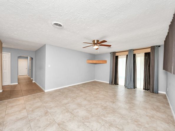 5758 Heron Drive, Houston TX 77033