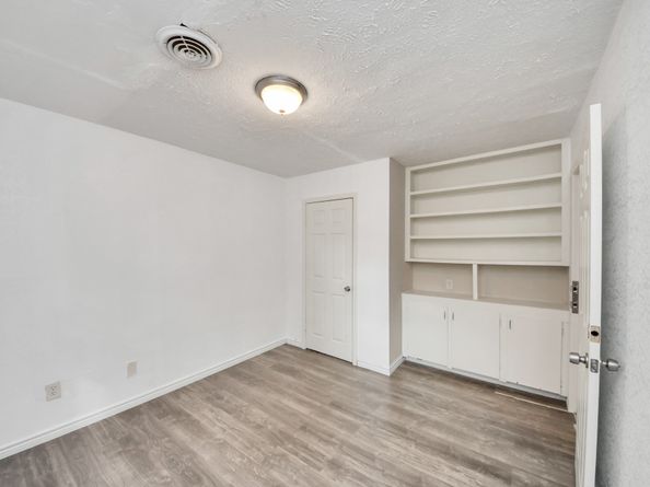 5758 Heron Drive, Houston TX 77033