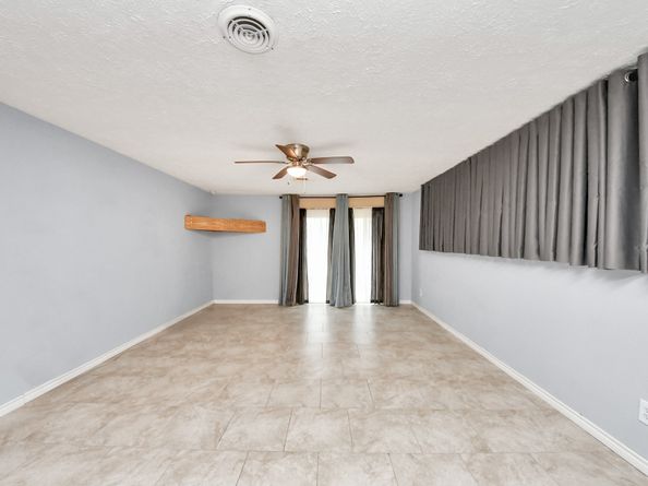 5758 Heron Drive, Houston TX 77033