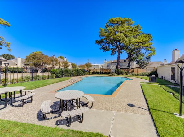6401 Deihl Road 505, Houston TX 77092