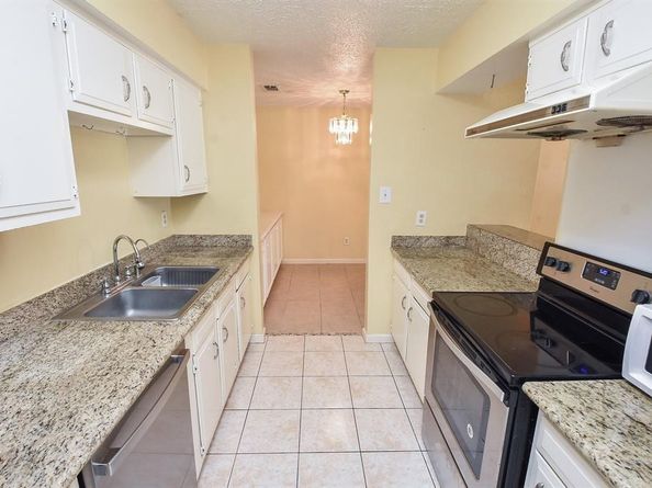 10555 Turtlewood Court 405, Houston TX 77072