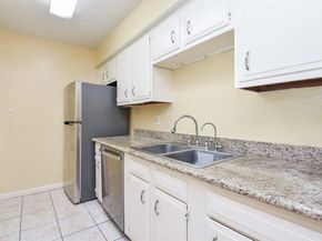 10555 Turtlewood Court 405, Houston TX 77072