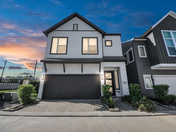 949 Lilly Flower Lane, Houston TX 77091