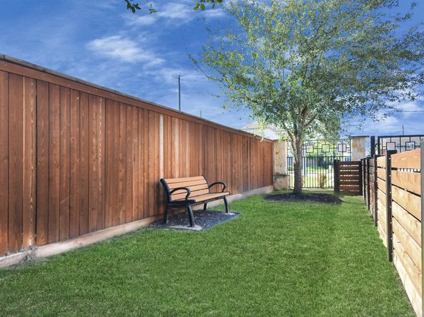 949 Lilly Flower Lane, Houston TX 77091