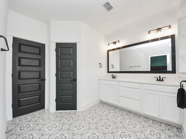949 Lilly Flower Lane, Houston TX 77091