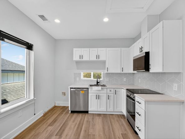 6107 Palm Circle, Austin TX 78741