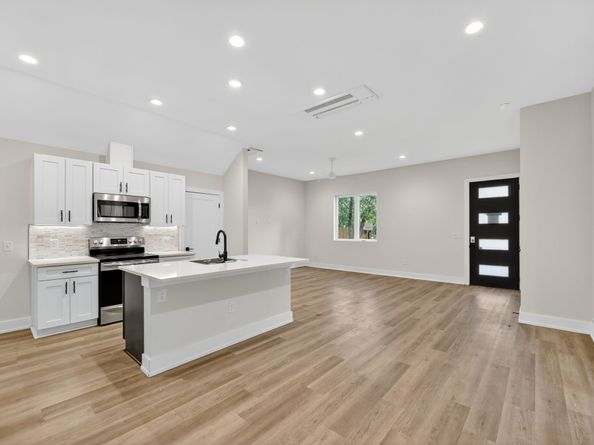 6107 Palm Circle, Austin TX 78741