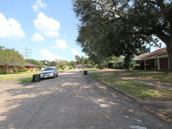 7946 Glenlea Street, Houston TX 77061