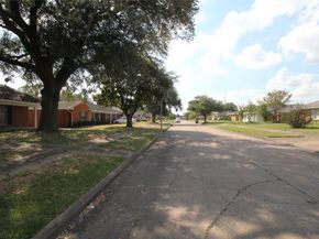 7946 Glenlea Street, Houston TX 77061