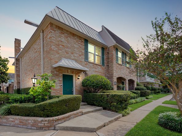 2236 S Piney Point Road 101, Houston TX 77063