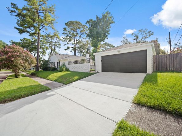5943 Greenmont Drive, Houston TX 77092